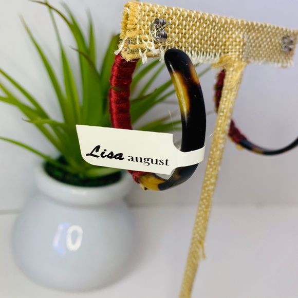LISA AUGUST Vegan Tortoise Crystal Hoops - Picture 4 of 5